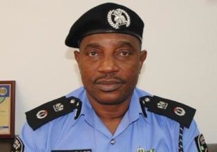 Solomon Arase, inspector general de policía (Foto cortesía de PremiumTimesNG.com)