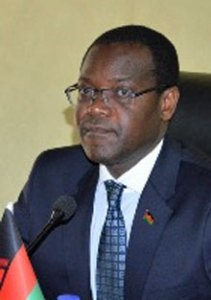 Samuel Tembenu, ministro de Justicia y Asuntos Constitucionales de Malawi (fotografía cedida por maravipost.com)