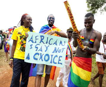 Derogada ley anti-gay en Uganda